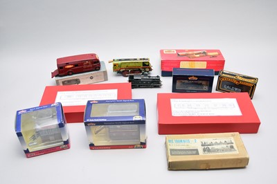 Lot 279 - A collection of O and OO gauge model railway rolling stock, trackside and model kits