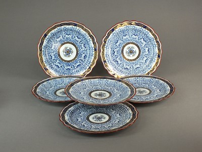 Lot 287 - A set of six Worcester 'Royal Lily' dessert plates, 18th century