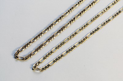 Lot 89 - Two 9ct gold chains