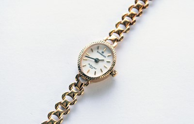 Lot 351 - A 9ct gold bracelet watch