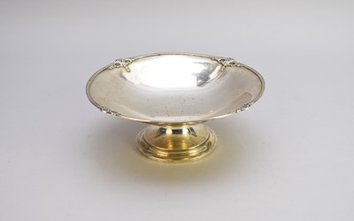 Lot 232 - A silver footed tazza