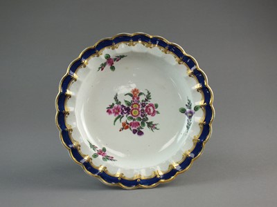 Lot 279 - A Caughley polychrome dessert plate, circa 1785-90