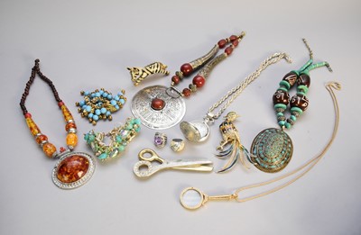 Lot 40 - A large collection of various pieces of costume jewellery