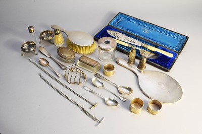 Lot 35 - A collection of various pieces of silver and plate