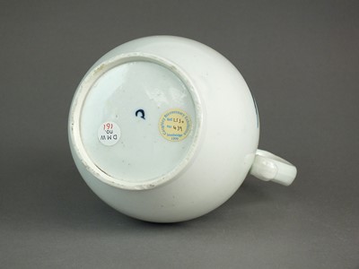 Lot 274 - Caughley 'Waiting Chinaman' coffee pot and cover, circa 1775-82