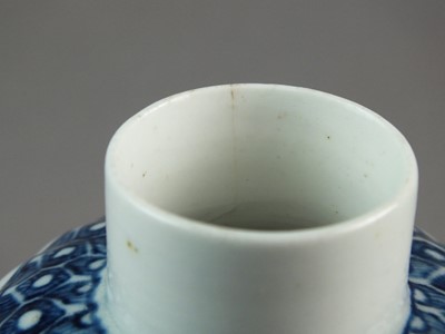 Lot 281 - Caughley 'Gillyflower 1' tea canister, circa 1780