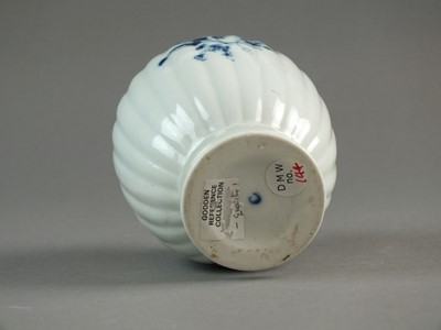 Lot 281 - Caughley 'Gillyflower 1' tea canister, circa 1780