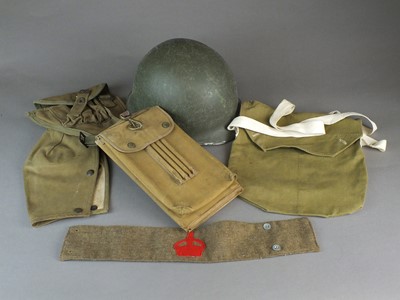 Lot 92 - Group of WW2 and WW1 militaria