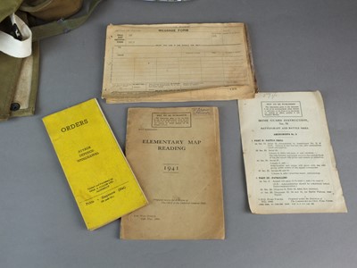Lot 92 - Group of WW2 and WW1 militaria