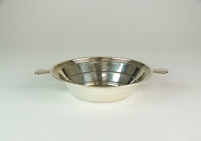 Lot 48 - An Art Deco silver bowl