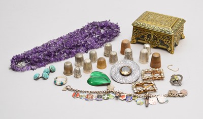 Lot 335 - A large collection of various pieces of costume jewellery