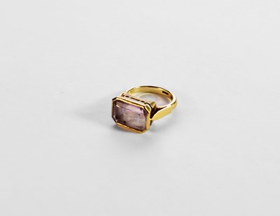 Lot 315 - A 9ct gold amethyst dress ring