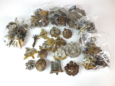 Lot 105 - An assorted collection of approximately 100...