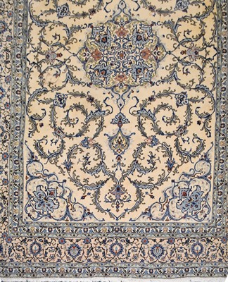 Lot 618 - An Isfahan pattern carpet, 20th century