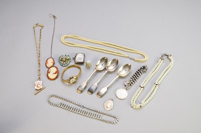 Lot 294 - A collection of various pieces of jewellery and costume jewellery