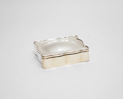 Lot 212 - An Edwardian silver mounted jewellery box