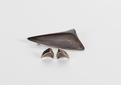 Lot 278 - A Georg Jensen brooch and earrings