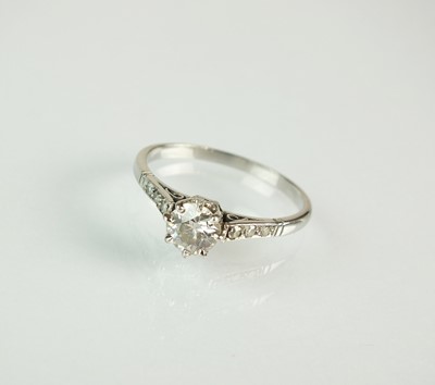 Lot 57 - A single stone diamond ring