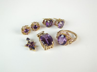 Lot 293 - A collection of amethyst jewellery