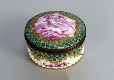 Lot 540 - A French porcelain patch box late 19th century...