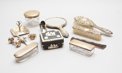 Lot 108 - A small collection of silver and plated wares