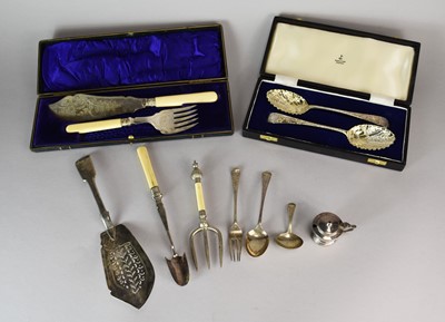 Lot 5 - A small collection of silver and plated wares