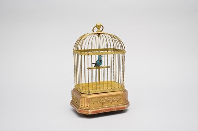 Lot 487 - A gilt metal clockwork birdcage automata