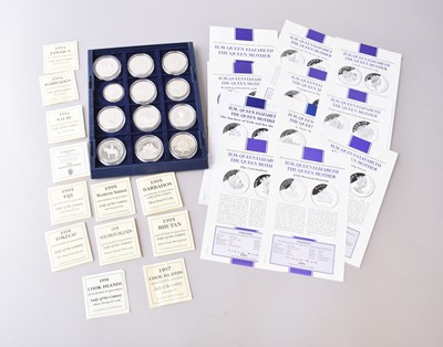 Lot 164 - A commemorative silver coin set