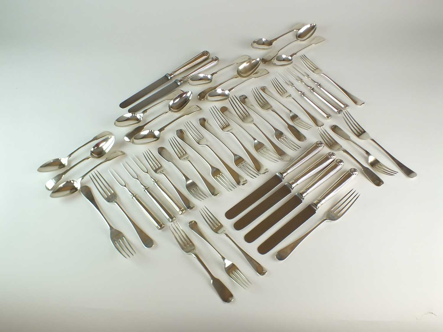 Lot 27 - A harlequin canteen of silver flatware