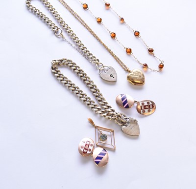 Lot 131 - A small collection of jewellery