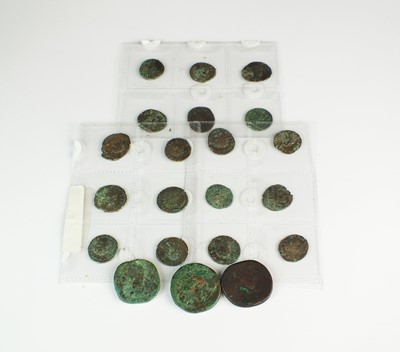 Lot 117 - A small collection of Roman bronze coinage