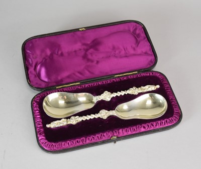 Lot 53 - A pair of Victorian cased apostle spoons