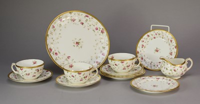 Lot 320 - A Coalport porcelain tea set