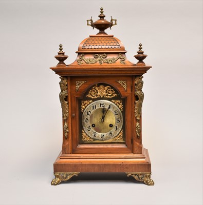 Lot 536 - A late 19th century German bracket clock