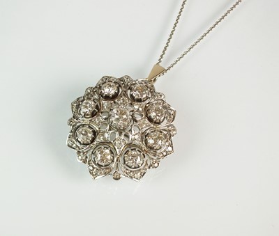 Lot 83 - A late 19th century diamond brooch/pendant