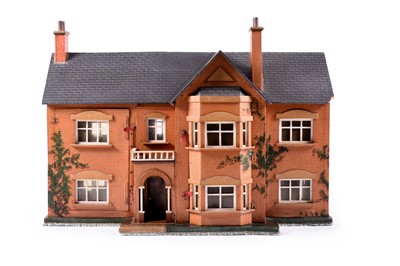 Lot 513 - An early-mid 20th century dolls house