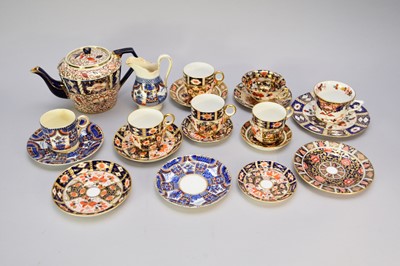 Lot 305 - A group of assorted Imari including Davenport and Derby