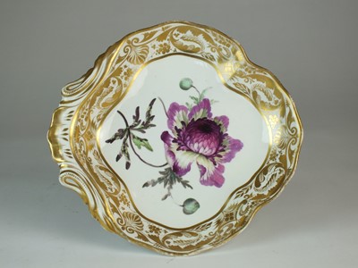 Lot 142 - Lowestoft sauceboat and a Derby anemone dish