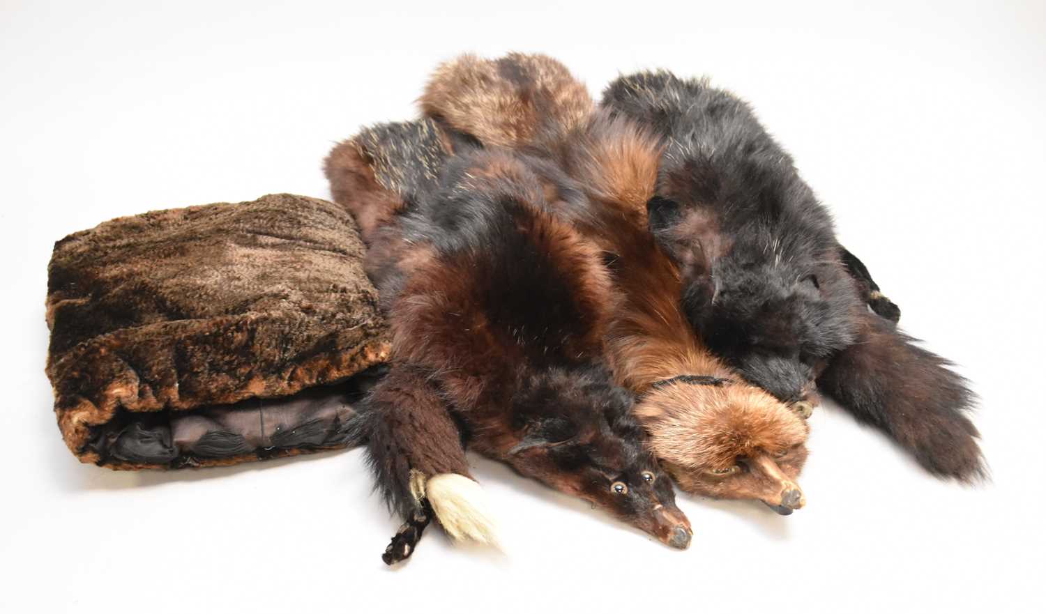Lot 618 - Taxidermy: A group of three Victorian/Edwardian fox fur stoles and a muff