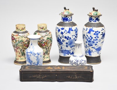 Lot 437 - A miscellaneous collection of Oriental porcelain and works of art (qty)
