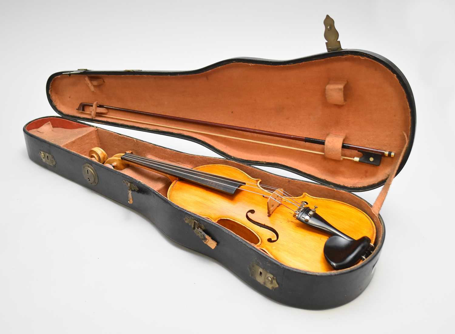 Lot 519 - A violin, bow and associated case