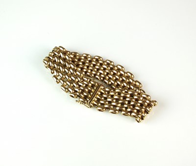 Lot 68 - A 9ct yellow gold oval brick link bracelet