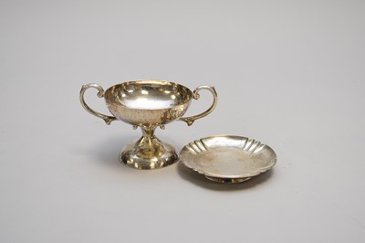 Lot 112 - An Arts and Crafts style silver bowl and a silver ashtray