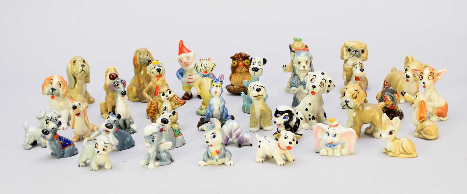 Lot 368 - WADE - Hatbox Disney, Hanna-Barbera and TV Pets