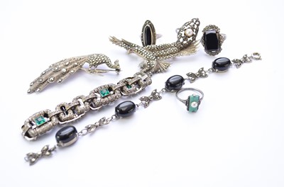Lot 149 - A collection of costume jewellery
