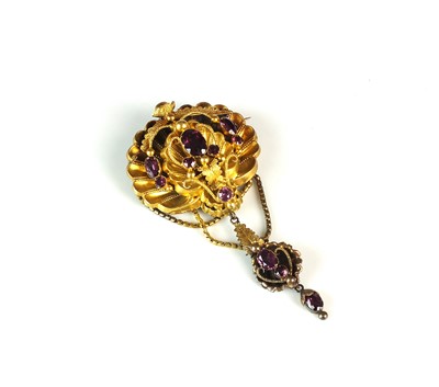 Lot 109 - A 19th century garnet brooch