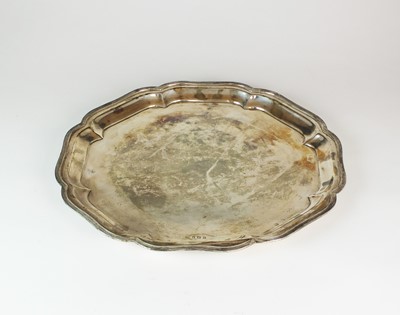 Lot 15 - A circular silver tray
