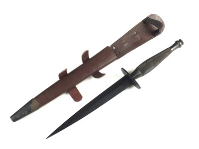 Lot 218 - Post-war Second Pattern Fighting Knife