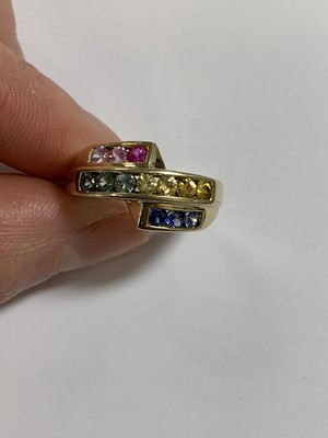 Lot 74 - A 9ct gold multi-coloured sapphire ring