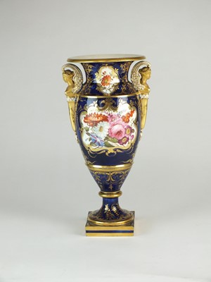 Lot 130 - A Coalport twin-handled vase, circa 1815